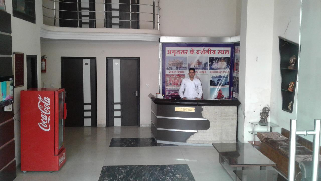 Oyo 12972 Hotel Krishna Castle Amritsar Exterior photo