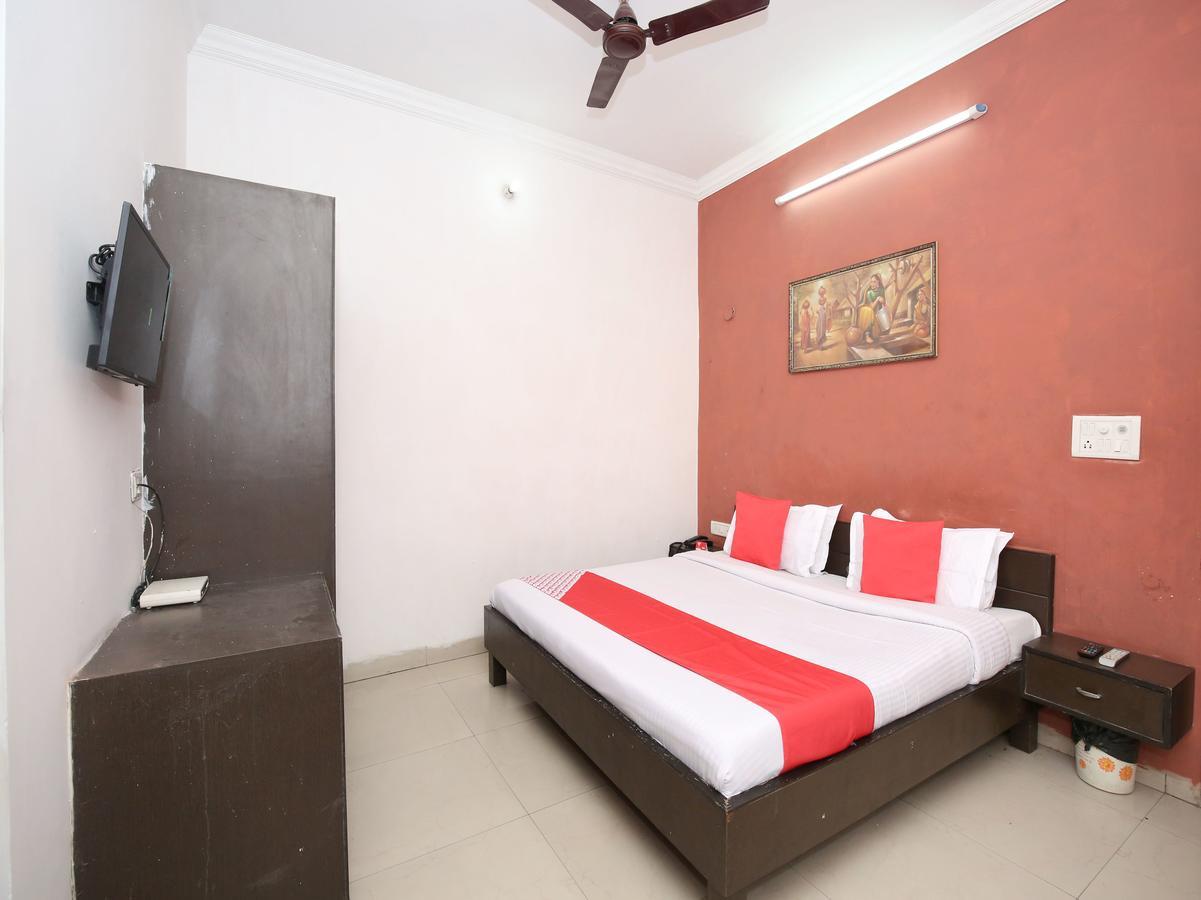 Oyo 12972 Hotel Krishna Castle Amritsar Exterior photo