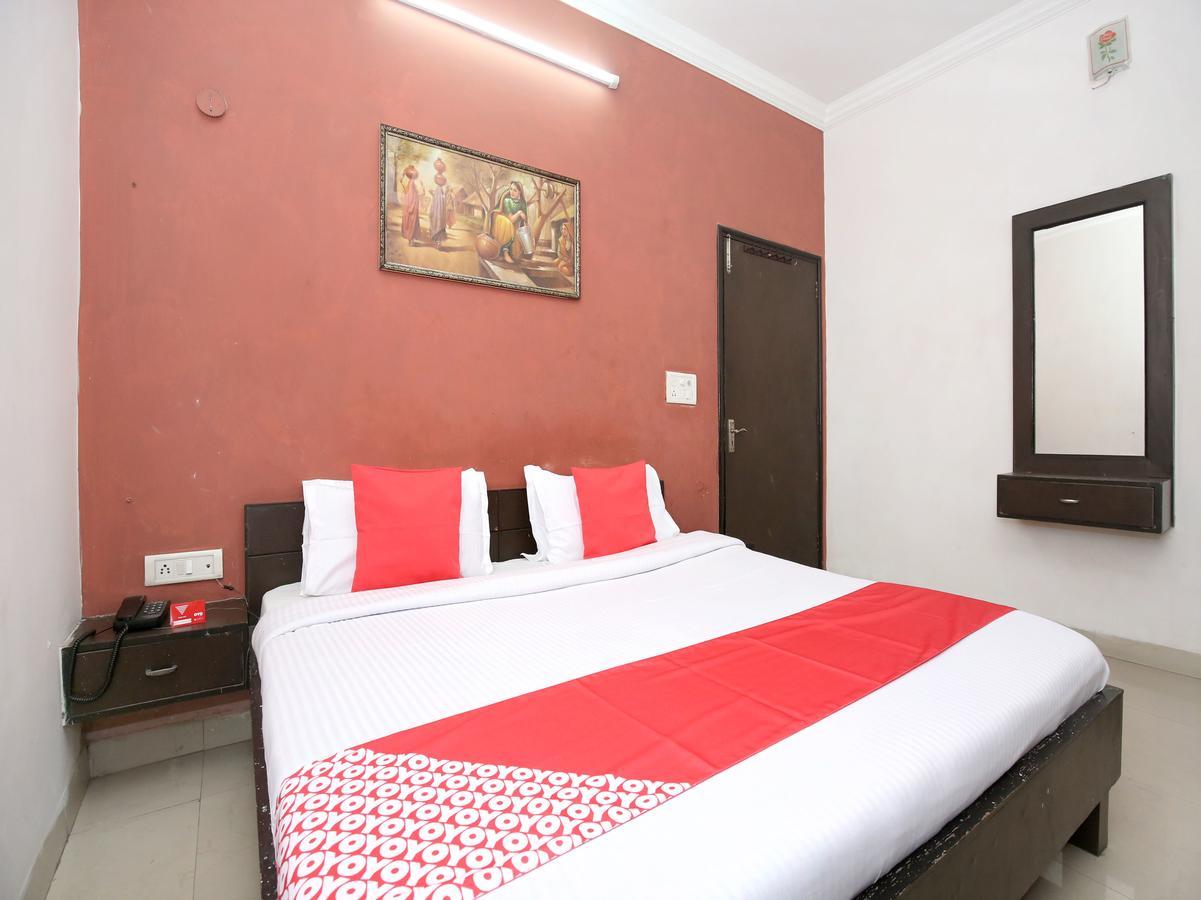 Oyo 12972 Hotel Krishna Castle Amritsar Exterior photo