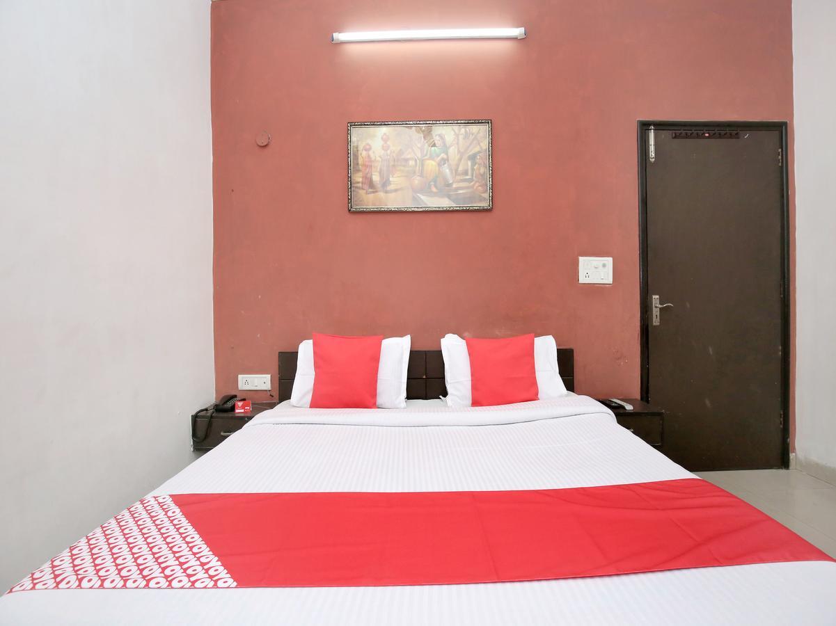 Oyo 12972 Hotel Krishna Castle Amritsar Exterior photo