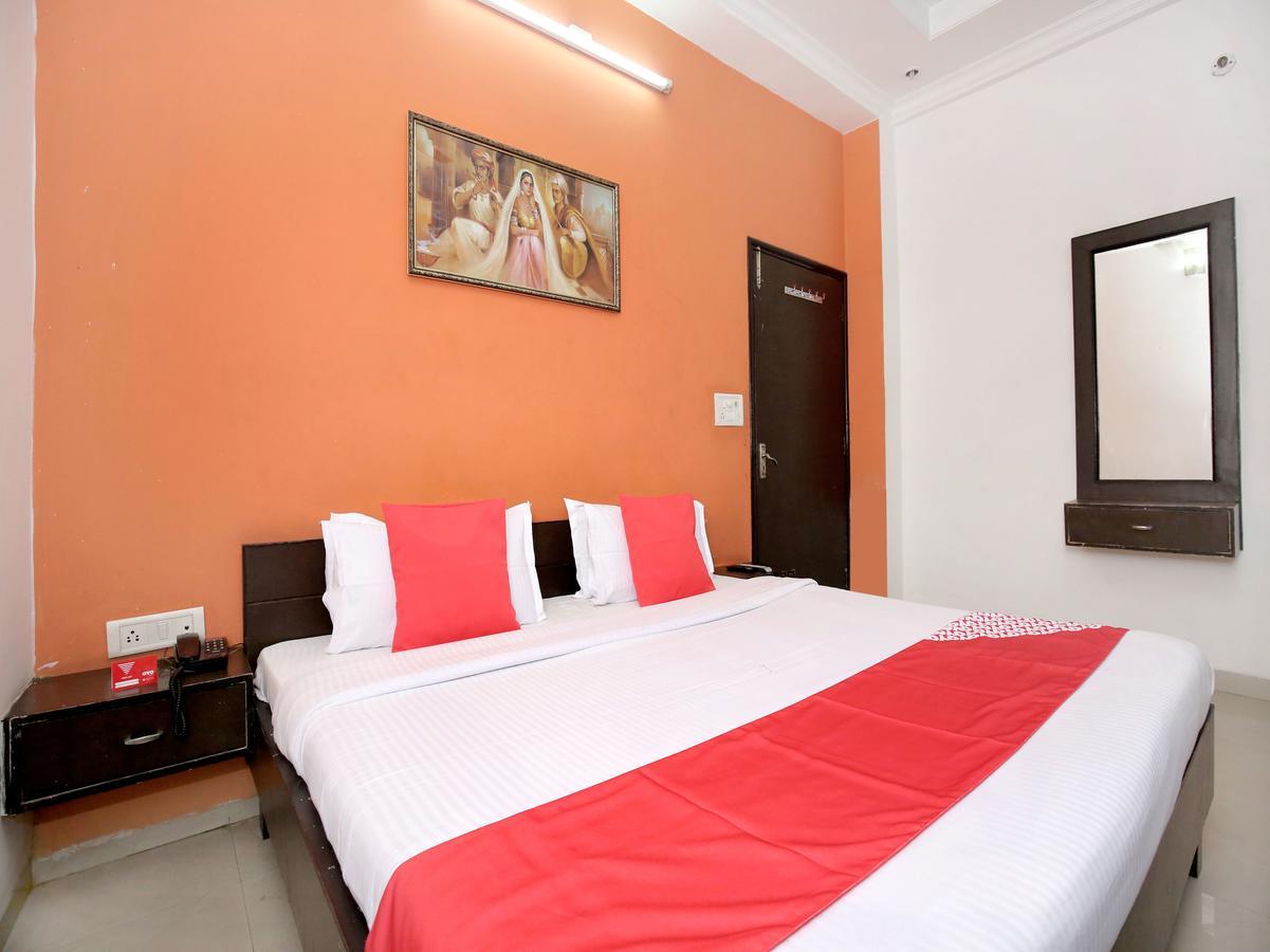 Oyo 12972 Hotel Krishna Castle Amritsar Exterior photo