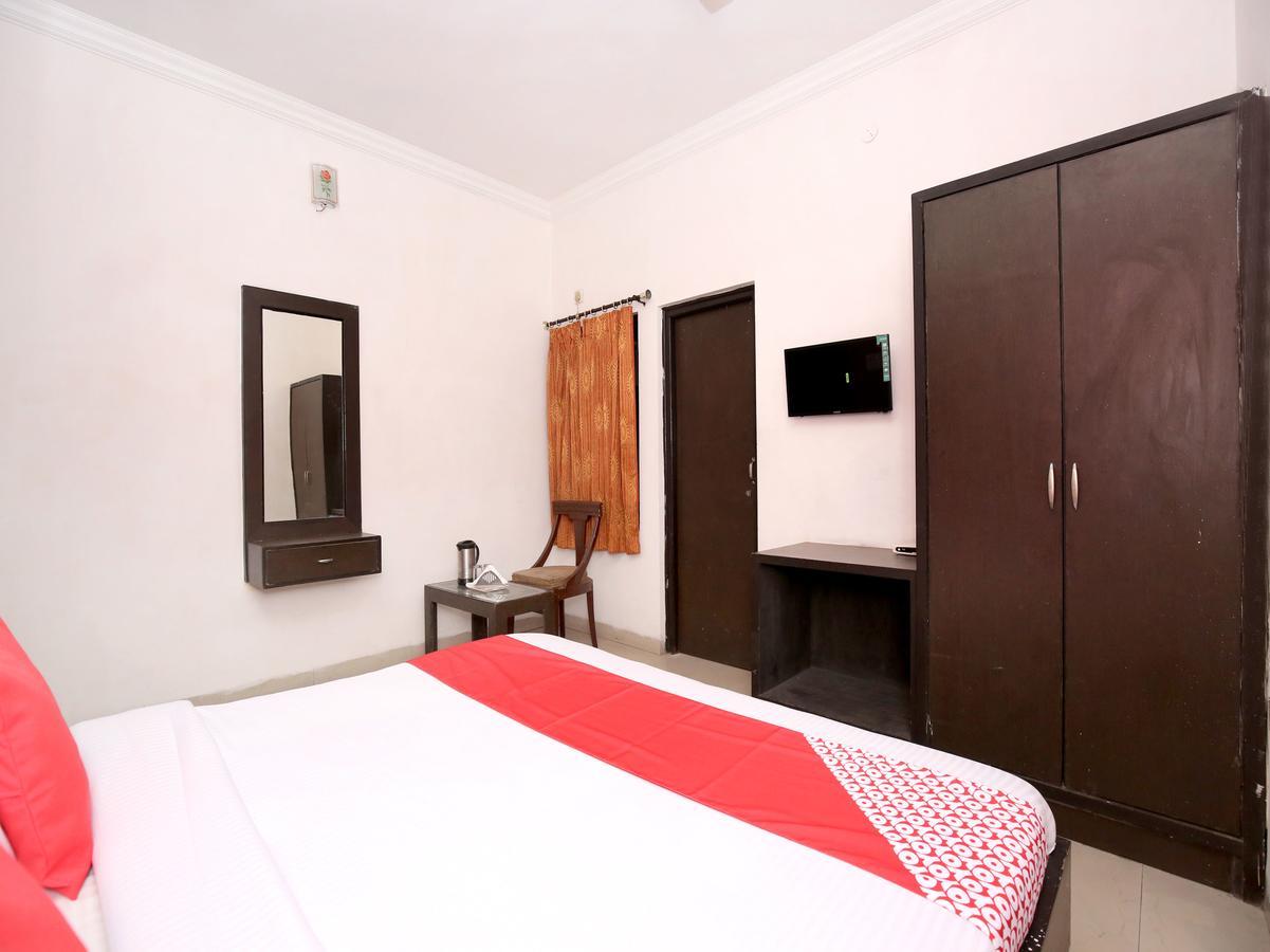 Oyo 12972 Hotel Krishna Castle Amritsar Exterior photo